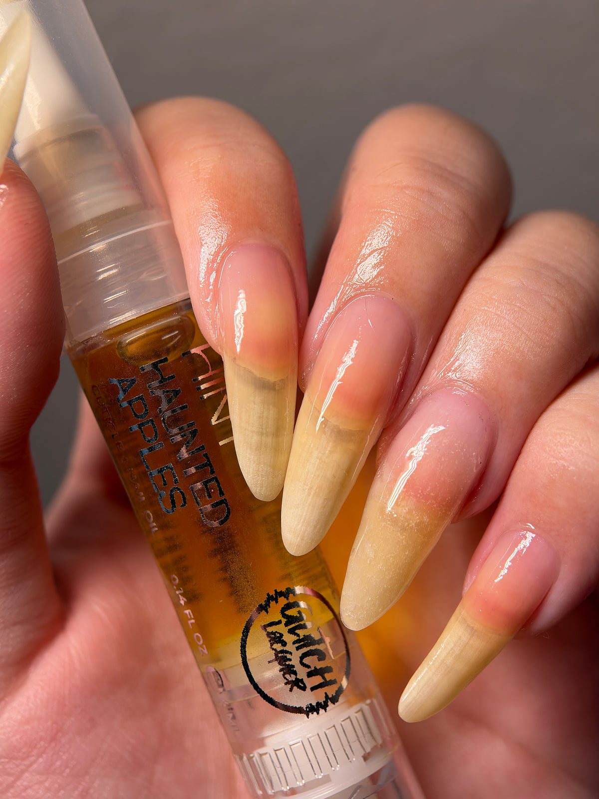 Haunted Apples Cuticle Oil -HINT COLLAB-